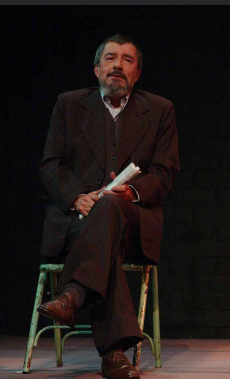 El actor Eduardo Cárdenas en uno de tantos montajes. Cortesía: Equipo de Comunicaciones del Pequeño Teatro de Medellín. 